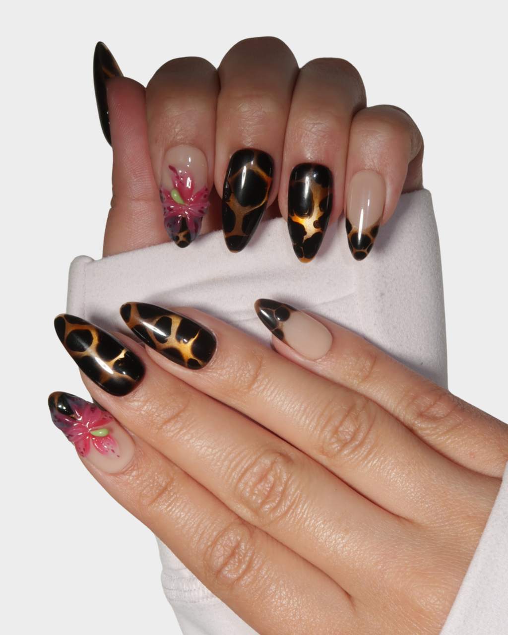 Glass Leopard — Press-On Nails