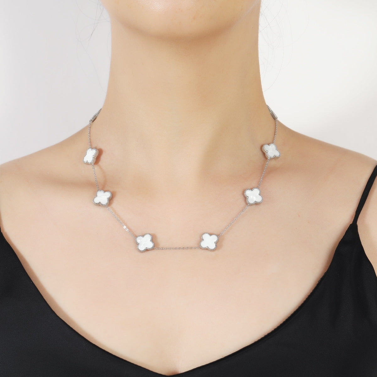 Clover Necklace 10 Motifs Clover Pearl White Silver Tone Four Leaf Clover