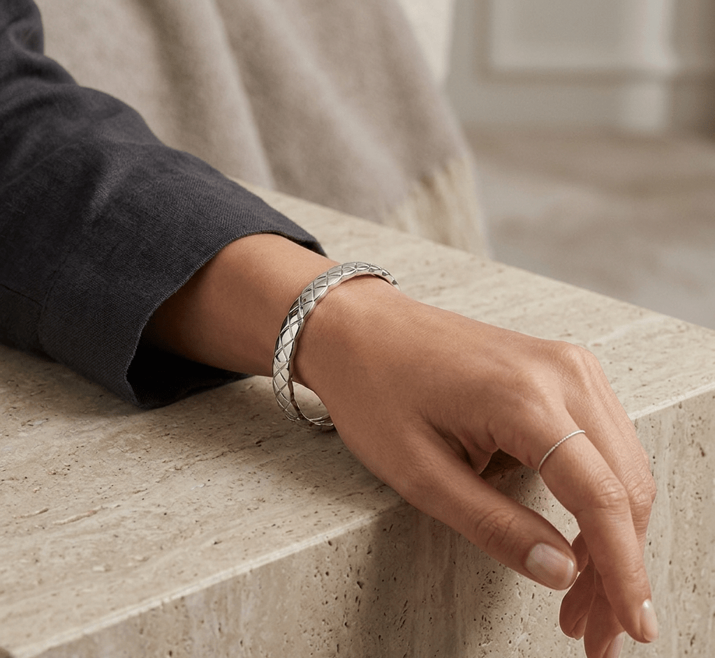 Bracelet Quilted Silver Tone Bangle