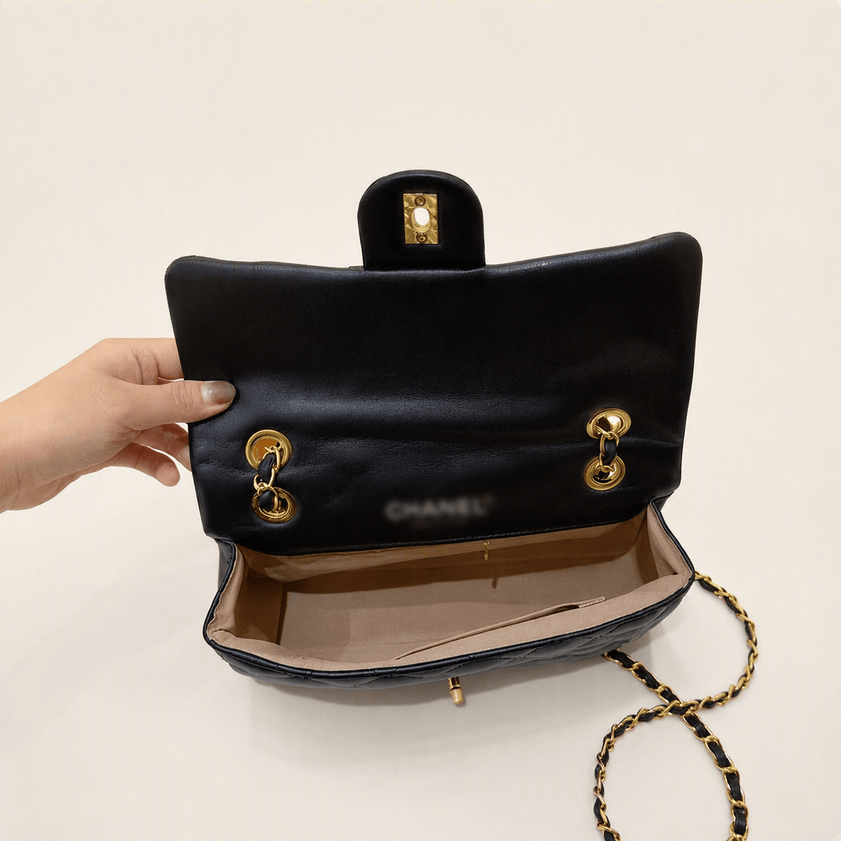 Quilted Chain Shoulder Bag